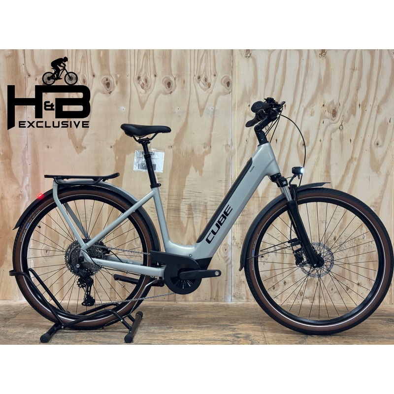 Cube Touring Hybrid Pro 625 E-Bike