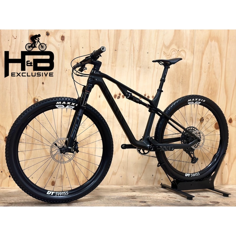 Canyon Lux CF 9 SLX 29 inch mountainbike
