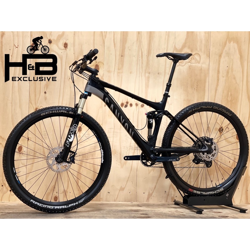 Canyon Lux CF 6.9 29 inch mountainbike