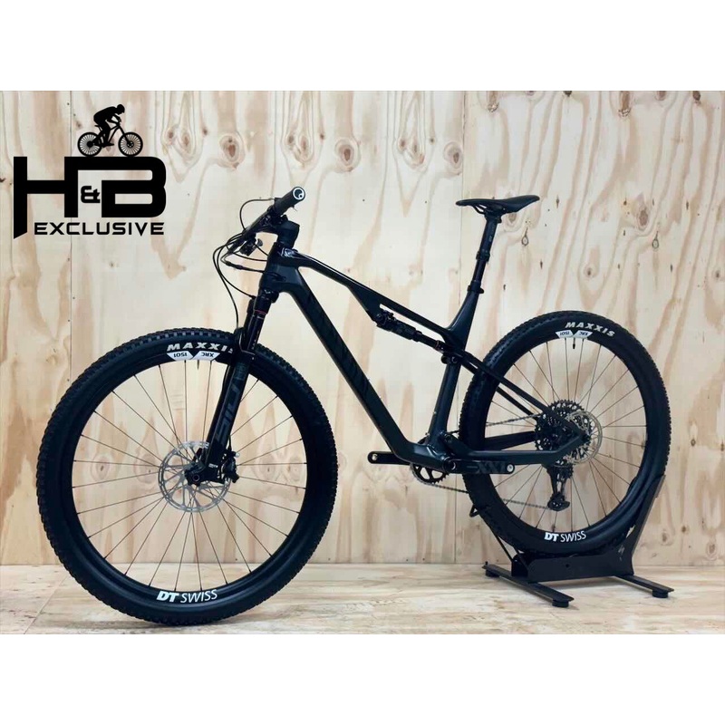 Canyon Lux CF SLX 9 29 inch mountainbike